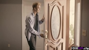 Preview 1 of No Me La Toke Ke Me Pomgo Arecha - Watch this horny stepson Dustin Daring as he bangs her stepmoms pussy cause she got caught cheating with her bestfriend.