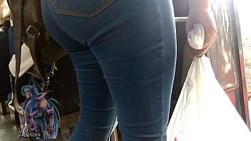 Preview 4 of Durin Yo - Nalgona en el bus