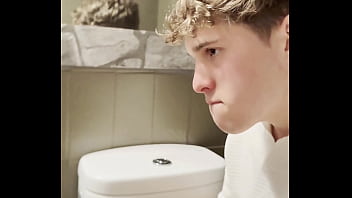 Preview 3 of Katie Roach - Twink con fimosis se masturba a escondidas en la comida familiar