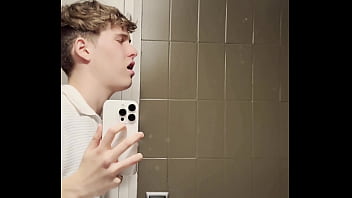 Preview 4 of Katie Roach - Twink con fimosis se masturba a escondidas en la comida familiar