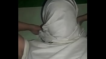 Preview 1 of Girls Boys Yoga - Tr&ugrave_m ngộp bằng &aacute_o sơ mi trắng d&iacute_nh đầy tinh tr&ugrave_ng