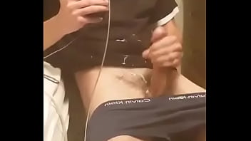 Preview 4 of Messy Anal Sex - meu primeiro v&iacute_deo - tocando uma