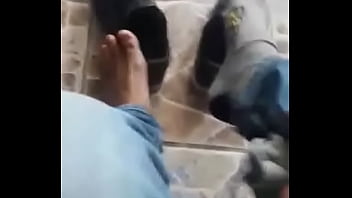 Preview 3 of Ugandan Celebrate Sex - alba&ntilde_il se saca los tenis