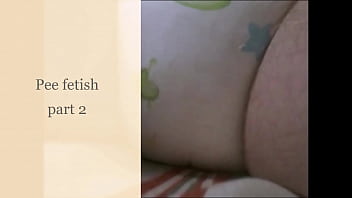 Preview 1 of Tight Panty Girl Sex - Kissar i sexy diaper del 2