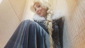 Preview 1 of Mom Yang Sun Xxx Jupan - elsas cosplay wanna make u see...
