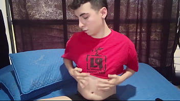Preview 1 of Harley Quinn Cosplay Fuck - Joven twink se mete un dildo mientras se masturba