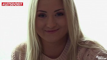 Preview 1 of Moris Mill - Shivering orgasm in hot solo action for Cayla Lyons