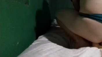 Preview 3 of Xxxveaf - Monica sentando gostoso no consolo sabor chocolate