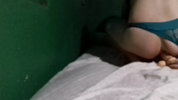 Preview 4 of Xxxveaf - Monica sentando gostoso no consolo sabor chocolate
