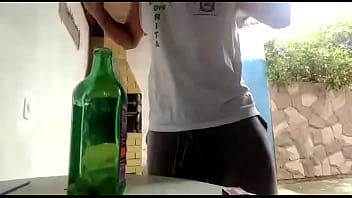Preview 4 of Mama Ngntot - Guinego colocando at&eacute_ o ovo no buraco