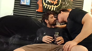 Preview 1 of 2 Girls One Boy Anal - Um copo de &aacute_gua,  boquete e cu n&atilde_o se negam pra um amigo