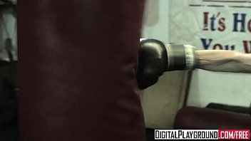 Preview 1 of Sex Xww9w - Hot blonde (Jesse Jane,  Erik Everhard) fuck in the ring - Digital Playground