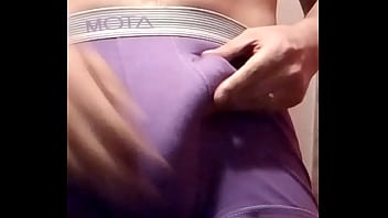 Preview 1 of Big Phat Onion Butts - masturbaci&oacute_n en mi ba&ntilde_o