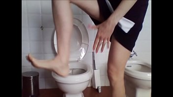 Preview 4 of Cuet Saxy Videos - pee on my car&#039_s  seat and on.....
