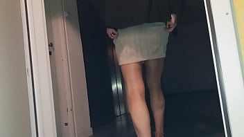 Preview 1 of Xxx Video Hb Rape Com - milf attends l ascenceur les seins nus