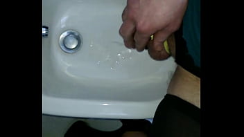 Preview 1 of O Lovia - Alexiasissyslut pissing herself why