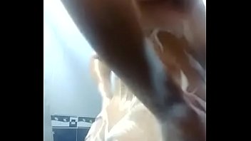 Preview 2 of Poorntube - AMIGA SE MASTURBA EN EL BA&Ntilde_O RICO