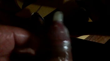 Preview 4 of Nursh Porn Sex - Enchendo camisinha