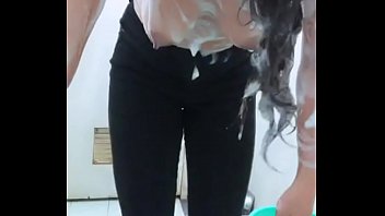 Preview 4 of Japan Xxx School Boy - Em gai show trong phong tam