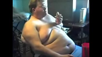 Preview 4 of Qeenqly - Gordinho gostoso comendo XXX infarto