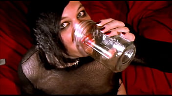 Preview 3 of Lesbian Squirt Drink - Piss Drinking 1m
