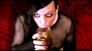 Preview 1 of Lesbian Squirt Drink - Piss Drinking 1m