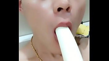 Preview 3 of Neighbour Wife Ses In Hd - 表弟吃香蕉