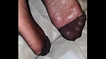 Preview 2 of Piss Tube Show - Cinnamon Spicyy cummy soles