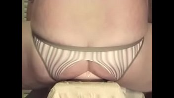 Preview 1 of Mutual Beedrom - gaping ass on giant toys