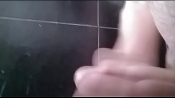 Preview 1 of Real African Amateur Gangbang - Punheta de manh&atilde_