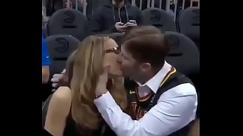 Preview 4 of 26 Yrs Old Young Desi Girl Xxx - Desi Indian Couple Kissing Video | THE SEXIEST KISSING EVER | smooch | hardcore kissing | LONGEST SMOOCH EVER