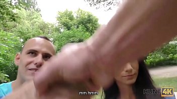 Preview 2 of Boobs Chew Hot Sex - HUNT4K. Vend sa copine pour de l&#039_argent