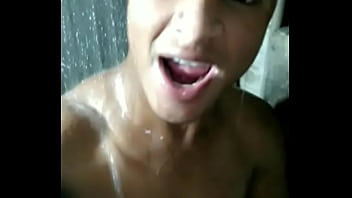 Preview 3 of Hit Top Pornstar - Banho do moreno