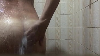 Preview 1 of Kutub - bund&atilde_o no banho