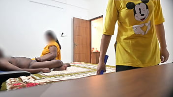 Preview 1 of Kech Ma Xxx - Indian couples fucking infront of muslim maid jamila