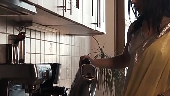 Preview 1 of Beautiful Mom And Young Boy - टिप-टिप बरसा पानी XXX