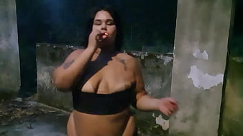 Preview 2 of Stevie Holmes - MAMANDO E FUDENDO NA ESCOLA ABANDONADA