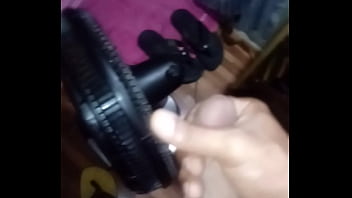 Preview 1 of Muslim Satar - Tocando uma de leve