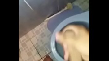 Preview 1 of Fat Porn Gif - Masturbandome en casa