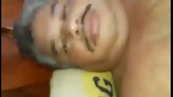 Preview 1 of Www Sxe Xxxxxxxxx - meu vizinho gordinho mandou um video mostrando seu lindo pau