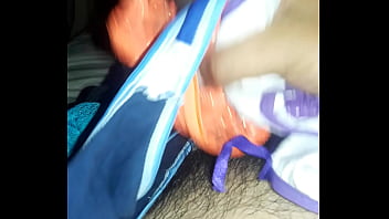 Preview 3 of Step Mom Going To Black - MASTURBANDOME CON LAS TANGAS DE VECINA