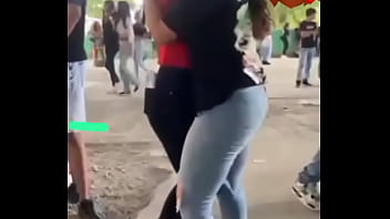 Preview 4 of Secretary Teasing - Perras bailando
