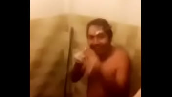 Preview 3 of Natural Big Titted - Pillamos a un oso maduro,  termina mal