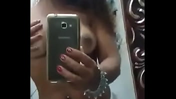 Preview 1 of Gujarati Saxy Video - Gostosa mostrando o que tem de melhor