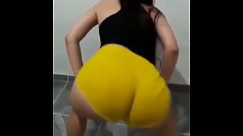 Preview 4 of Sex Crempi - Gostosa de Shortinho dan&ccedil_ando funk