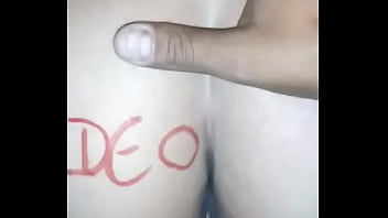 Preview 1 of Pissing Duo - Cojiendo un ratito con mi morocha