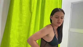 Preview 1 of Sri Lanka Sinhala Xxx Lesbian - Espi&oacute_ a mi timida hermanastra en la ducha y termino follando su estrecho co&ntilde_o. high.