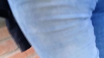 Preview 2 of Big Porn Mom Boobs - Hermoso culo en jeans
