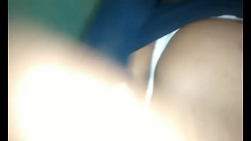 Preview 4 of Prono Massages - Comendo a saf&agrave_da na cama da Amiga
