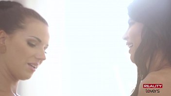 Preview 3 of Mom And Sister America - RealityLovers - Micaela Schaefer mit lesbischer Freundin